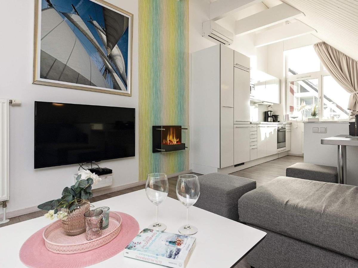 Holiday home Two-bedroom In 17